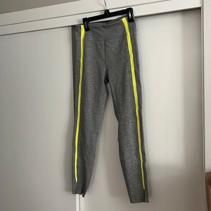 Zyia Active Gray Neon Tape Light n Luxe Hi Rise 7/8 Legging. Size 4